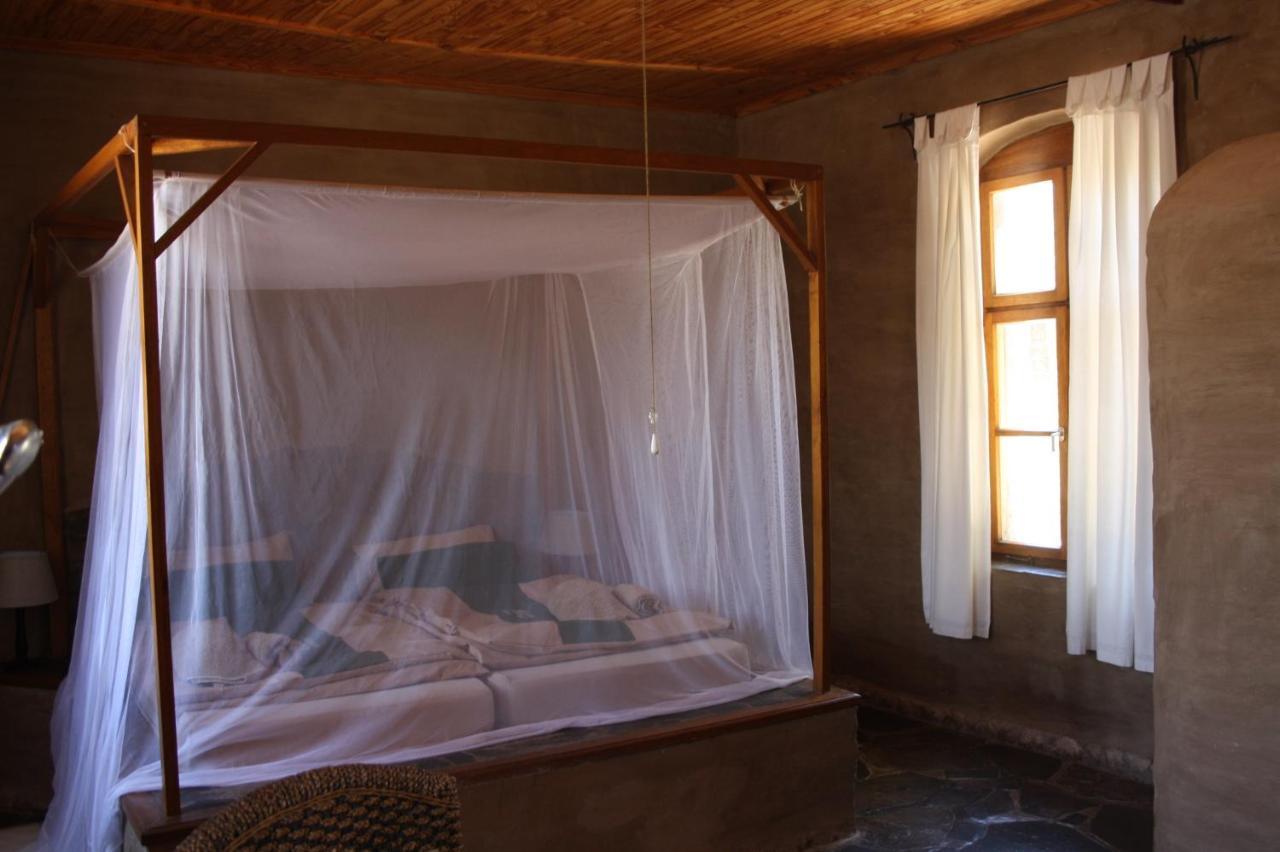 Fort Sesfontein Lodge & Safaris Luaran gambar
