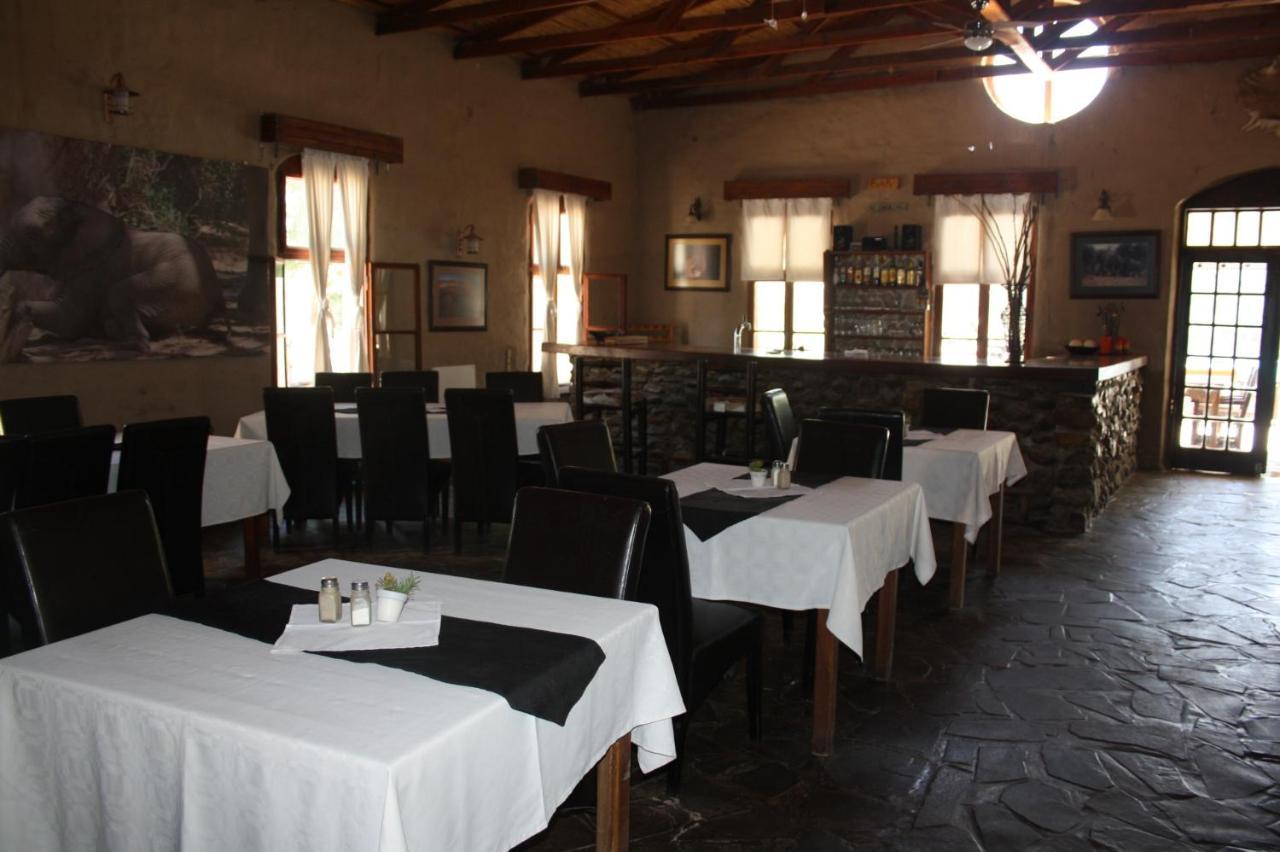 Fort Sesfontein Lodge & Safaris Luaran gambar