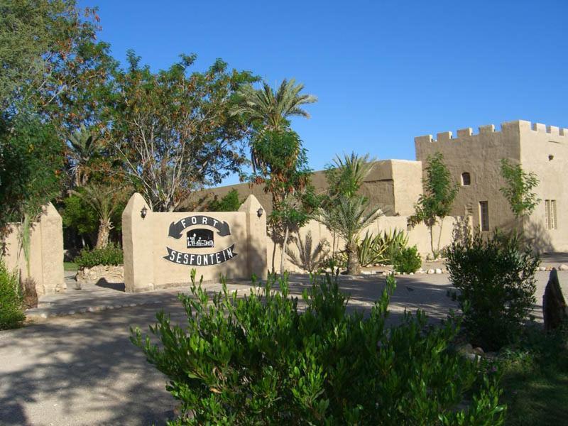 Fort Sesfontein Lodge & Safaris Luaran gambar